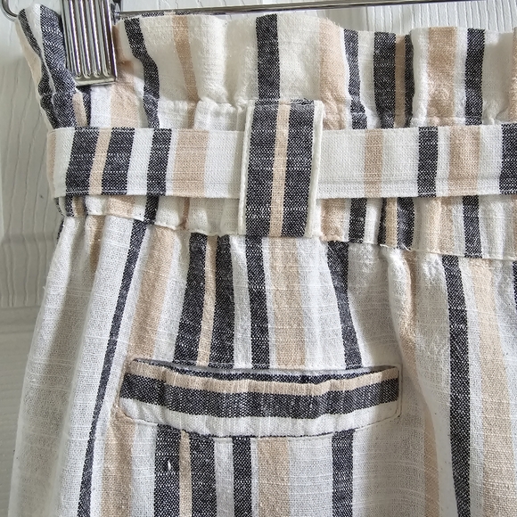 🌷Striped linen look paper bag pants. - Picture 5 of 8